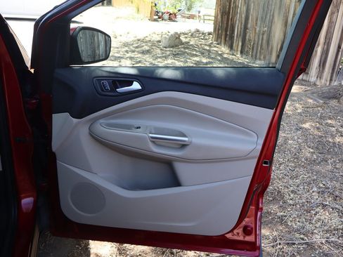 Used 2017 Ford Escape Titanium w/ Equipment Group 301A AWD/4WD image 26