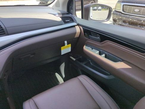 New 2026 Honda Odyssey Touring image 15