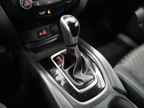 Used 2020 Nissan Rogue SV AWD/4WD image 34