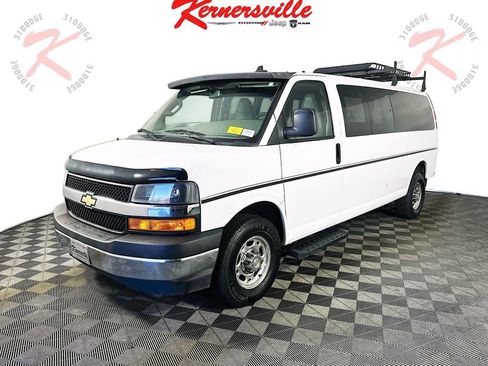 Used 2022 Chevrolet Express 2500 Extended image 3