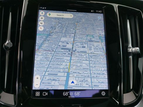 Used 2024 Volvo S60 B5 Plus image 26