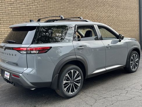 New 2026 Nissan Pathfinder Platinum AWD/4WD image 28