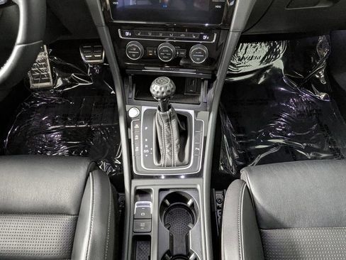 Used 2019 Volkswagen Golf R 4-Door image 20