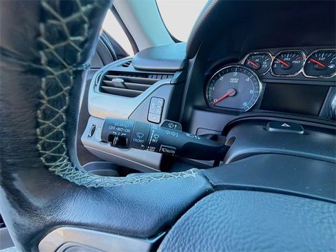 Used 2019 Chevrolet Suburban LT image 28