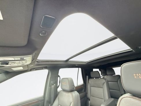 Used 2024 Chevrolet Tahoe High Country w/ Premium Package image 22