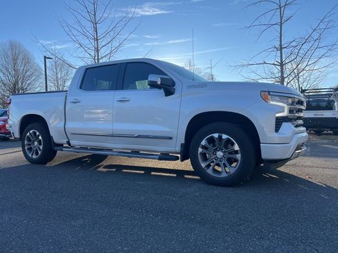 Used 2024 Chevrolet Silverado 1500 High Country w/ Technology Package image 1