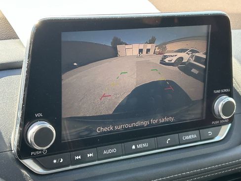 Certified 2021 Nissan Rogue S image 7