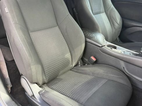 Used 2018 Dodge Challenger R/T RWD image 18
