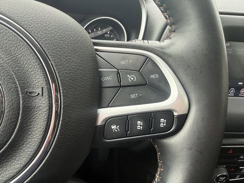 Used 2020 Jeep Compass Latitude AWD/4WD image 23