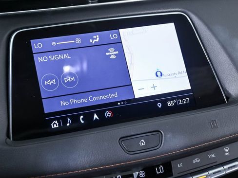 Used 2019 Cadillac XT4 Sport w/ Cold Weather Package FWD image 15
