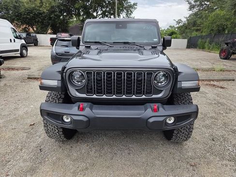 Certified 2025 Jeep Wrangler Unlimited Rubicon AWD/4WD image 2