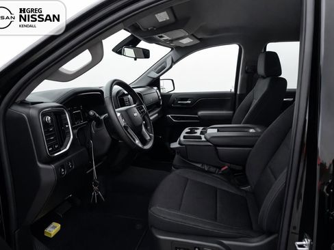 Used 2024 Chevrolet Silverado 1500 LT RWD image 7