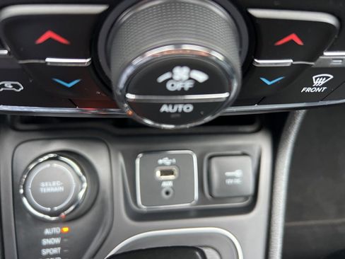 Used 2022 Jeep Cherokee Latitude Lux image 20