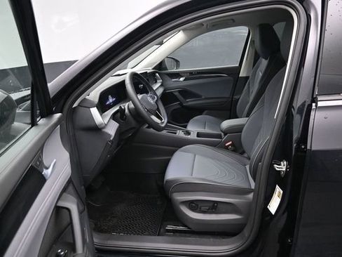 New 2026 Volkswagen Tiguan SE AWD/4WD image 9