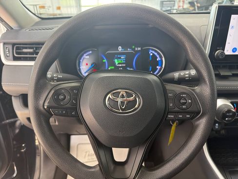 Used 2023 Toyota RAV4 LE AWD/4WD image 15