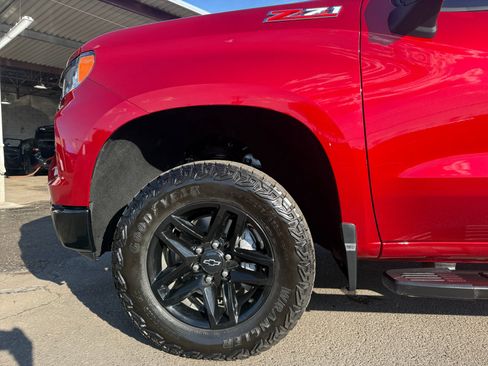 Used 2023 Chevrolet Silverado 1500 LT Trail Boss w/ LT Trail Boss Premium Package AWD/4WD image 10