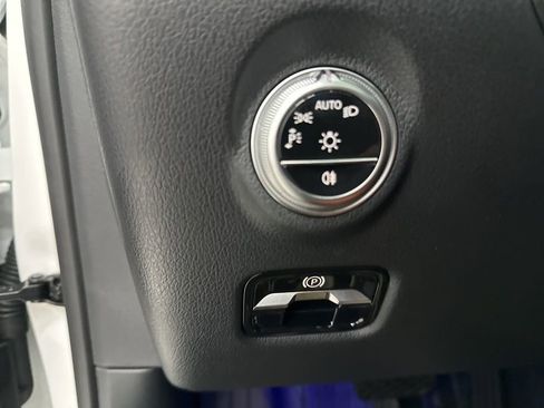 Used 2025 Mercedes-Benz C 300 Sedan image 17