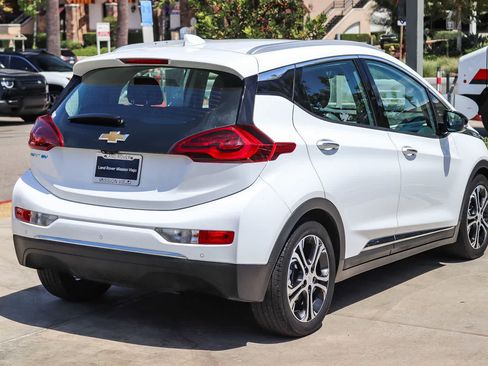 Used 2020 Chevrolet Bolt Premier w/ Infotainment Package FWD image 6