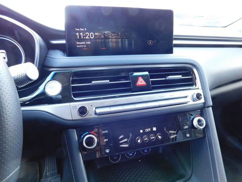 Used 2026 Genesis G70 2.5T image 25