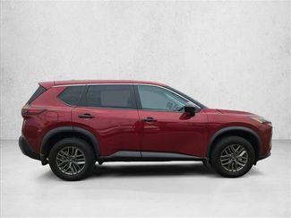 Used 2023 Nissan Rogue S FWD video 4
