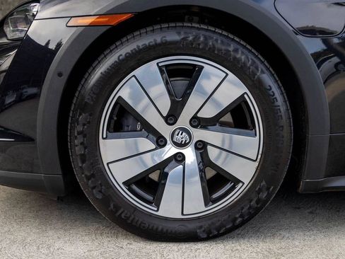 Certified 2022 Porsche Taycan 4 Cross Turismo image 74