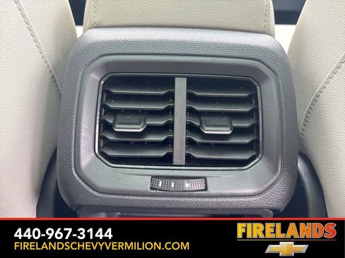 Used 2025 Volkswagen Taos SE AWD/4WD image 42