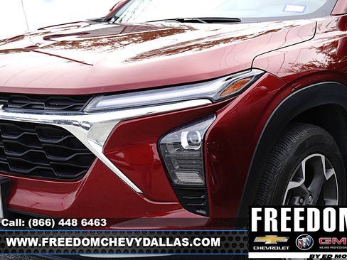 Used 2024 Chevrolet Trax LT w/ Driver Confidence Package FWD image 6