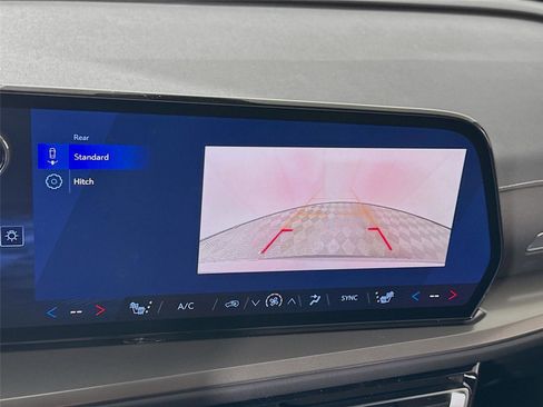 New 2026 Chevrolet Traverse LT image 9