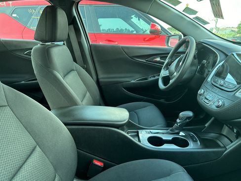 Used 2024 Chevrolet Malibu LS w/ Driver Confidence Package FWD image 3