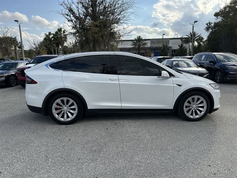 Used 2018 Tesla Model X P100D image 7