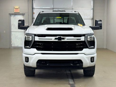 Used 2024 Chevrolet Silverado 2500 LTZ w/ LTZ Plus Package AWD/4WD image 2