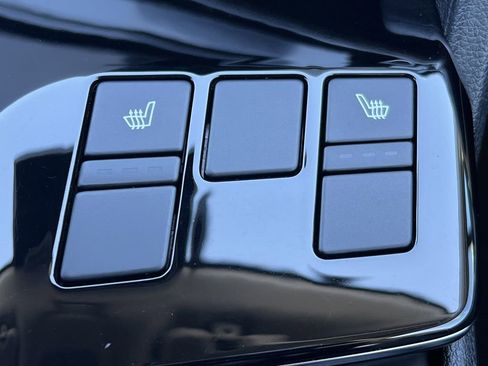 Used 2023 Kia Sportage EX image 9