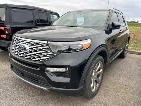Certified 2020 Ford Explorer Platinum w/ Premium Technology Package AWD/4WD image 4