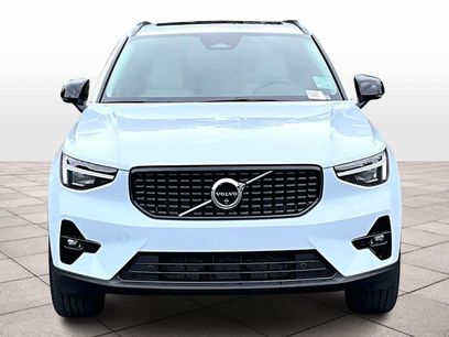 Used 2026 Volvo XC40 B5 Plus w/ Protection Package Premier