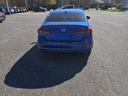 Used 2023 Honda Civic Sport image 3