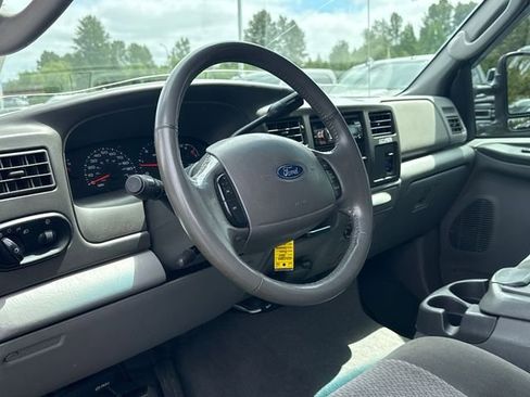 Used 2004 Ford Excursion XLT AWD/4WD image 12