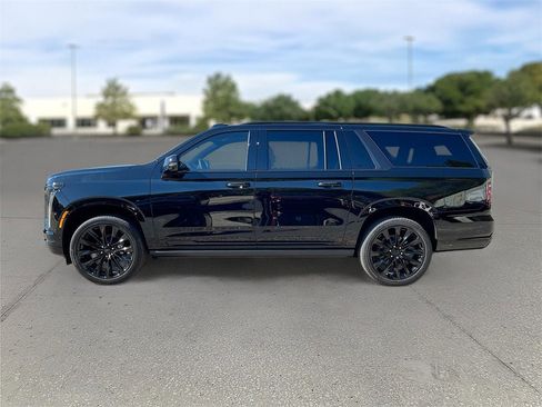 New 2026 Cadillac Escalade ESV Luxury w/ LPO, Radiant Package image 4