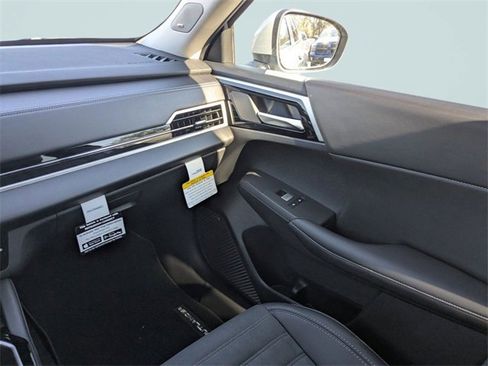 New 2026 Mitsubishi Outlander SE image 16