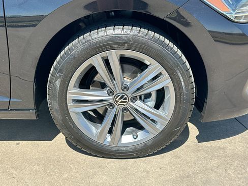 Used 2024 Volkswagen Jetta SE FWD image 10