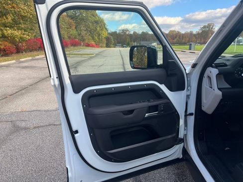 New 2026 Land Rover Defender 110 S image 10