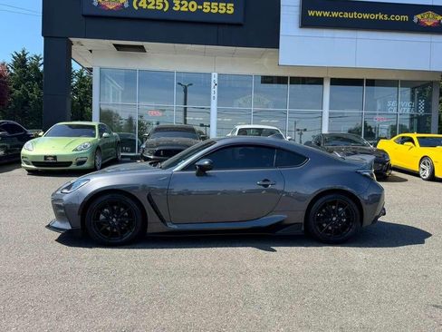 Used 2024 Toyota GR86 Premium RWD image 3
