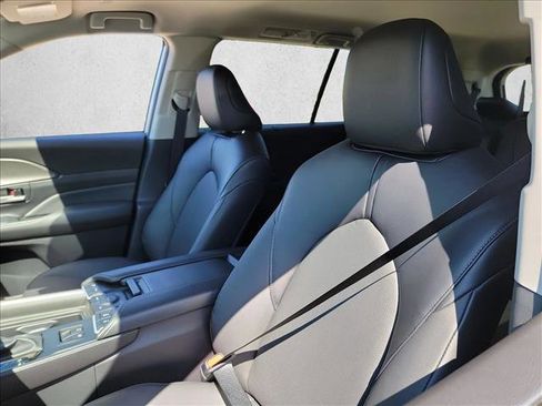 Used 2026 Toyota Grand Highlander AWD image 12