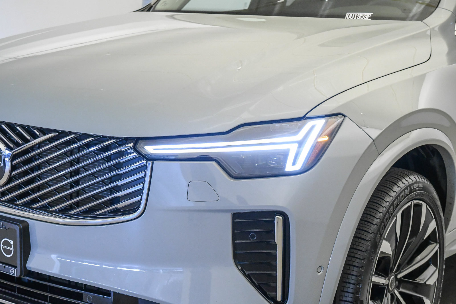 Certified 2026 Volvo XC90 B6 Plus AWD/4WD image 8