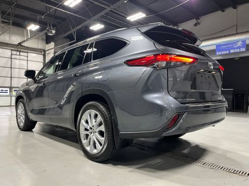 Used 2020 Toyota Highlander Limited AWD/4WD image 5