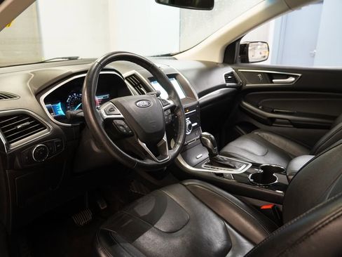 Used 2018 Ford Edge Titanium w/ Equipment Group 301A AWD/4WD image 7