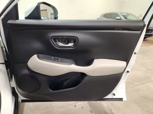 Certified 2023 Honda HR-V LX image 29