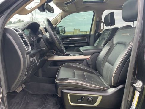 Used 2019 RAM 1500 Laramie AWD/4WD image 9