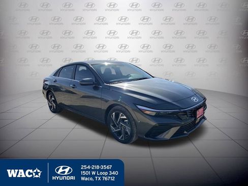 Used 2025 Hyundai Elantra SEL w/ Cargo Package image 15