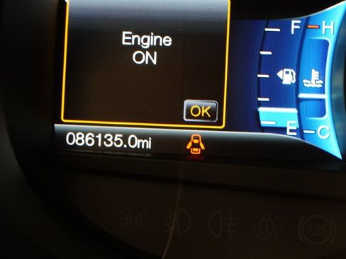 Used 2017 Ford Edge Titanium w/ Equipment Group 301A AWD/4WD image 5