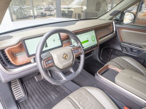 Used 2023 Rivian R1S Launch Edition image 9